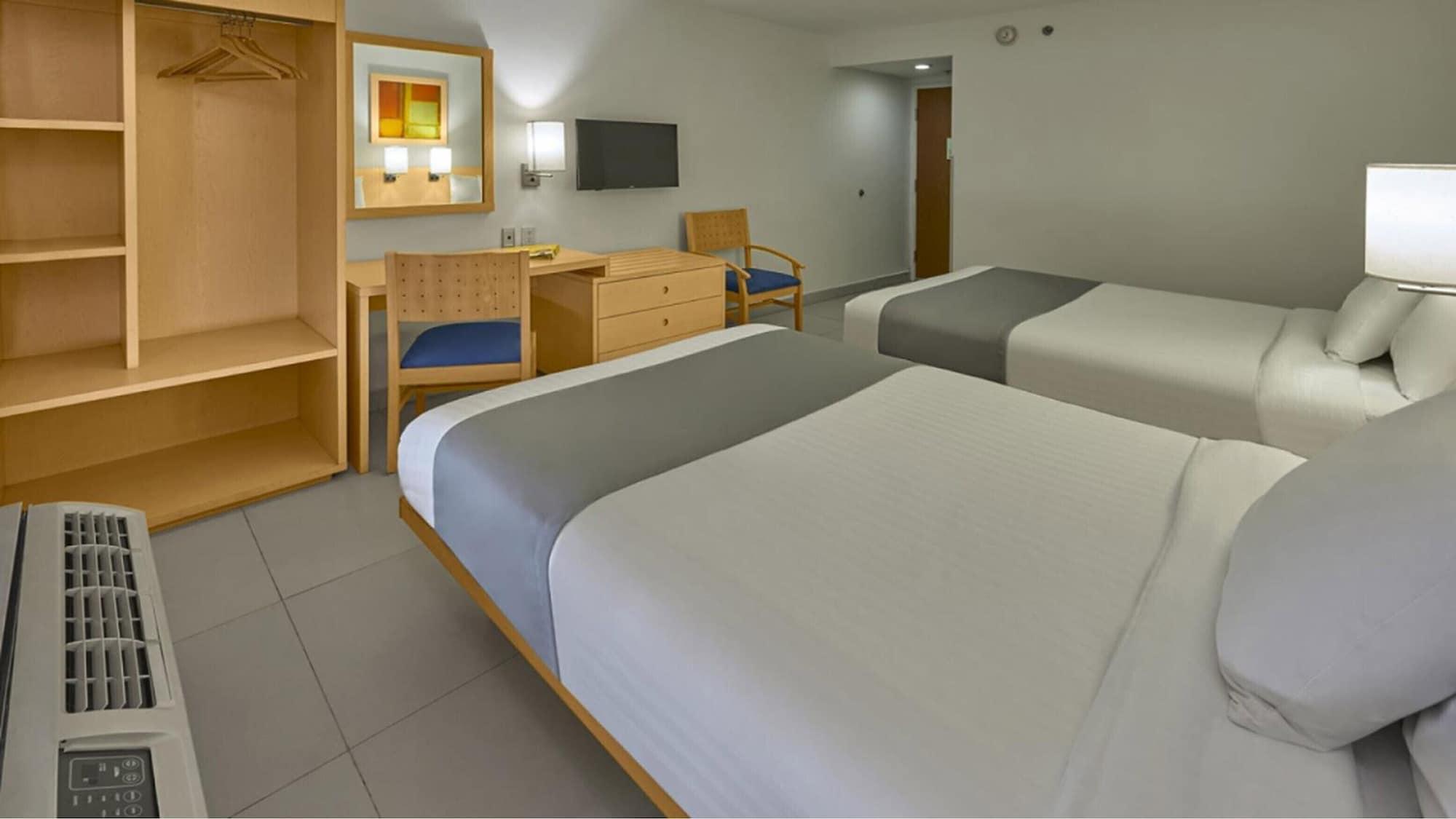 City Express By Marriott Lazaro Cardenas Экстерьер фото